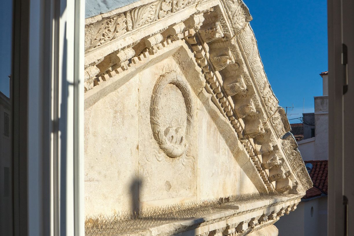 Slide Image